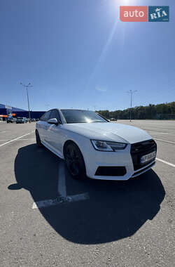 Седан Audi A4 2017 в Запорожье