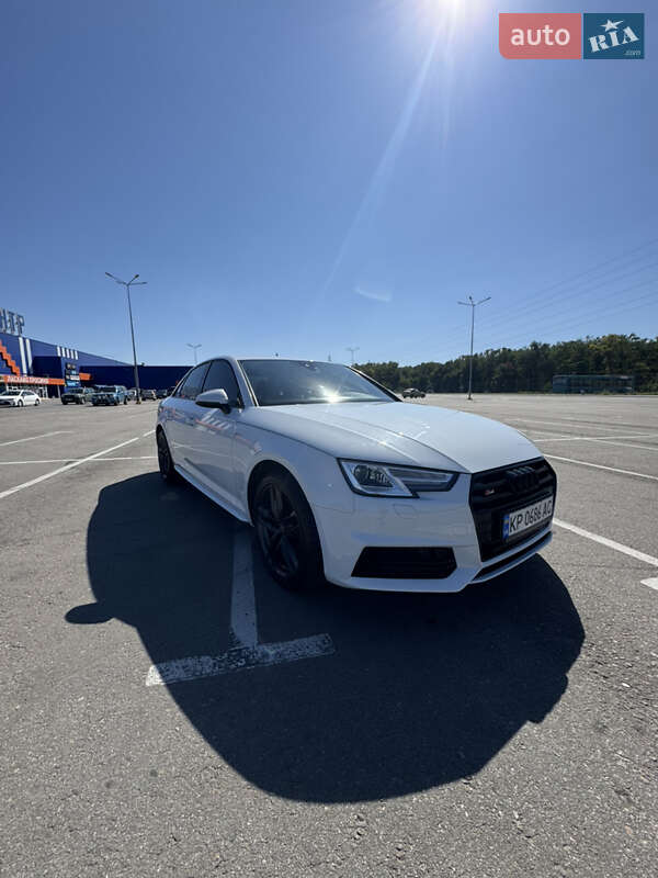 Audi A4 2017
