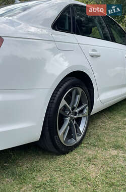 Седан Audi A4 2019 в 