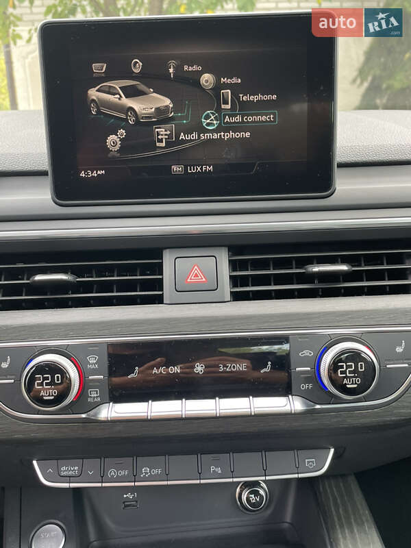Седан Audi A4 2019 в Киеве