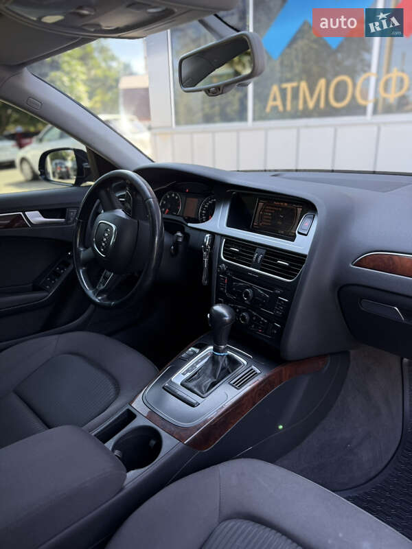Седан Audi A4 2010 в Одессе