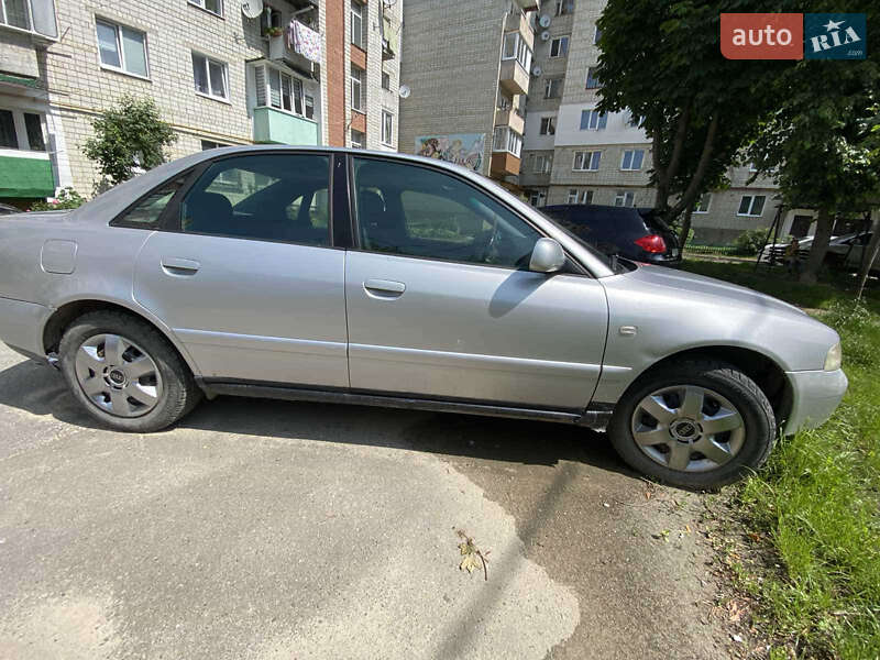 Седан Audi A4 1999 в Бориславе
