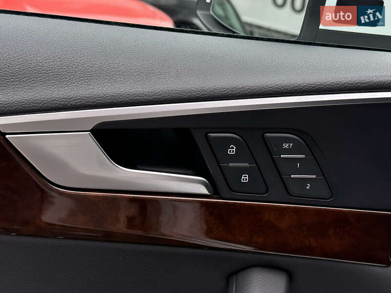 Седан Audi A4 2019 в Одессе