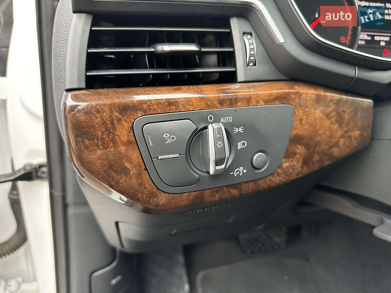 Седан Audi A4 2019 в Одессе