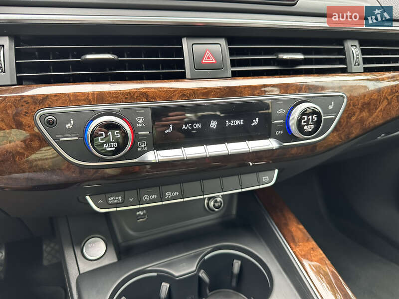 Седан Audi A4 2019 в Одессе