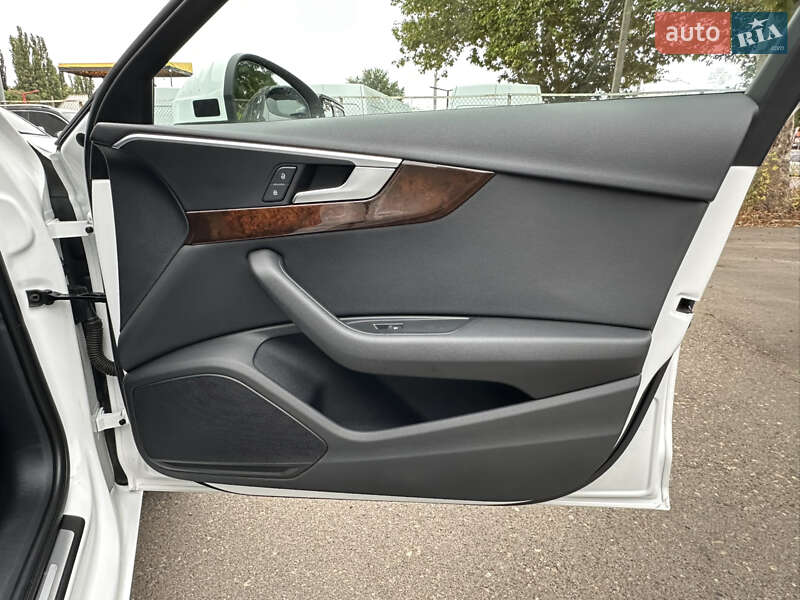 Седан Audi A4 2019 в Одессе