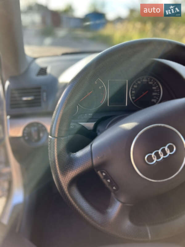 Универсал Audi A4 2004 в Носовке