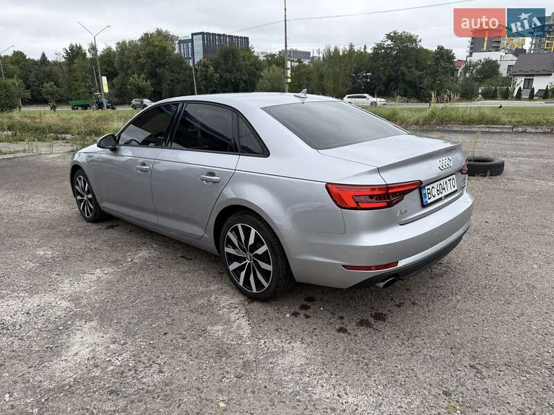 Седан Audi A4 2015 в Львові