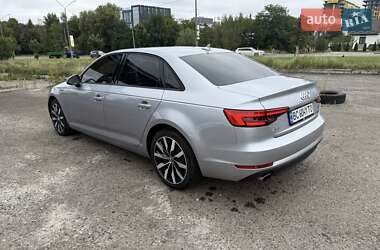 Седан Audi A4 2015 в 