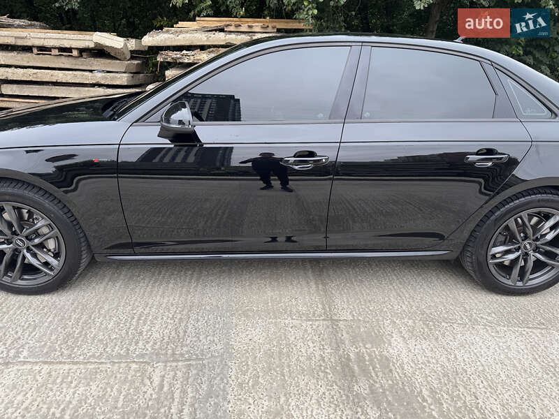 Седан Audi A4 2016 в Львове