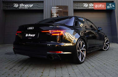 Седан Audi A4 2018 в 