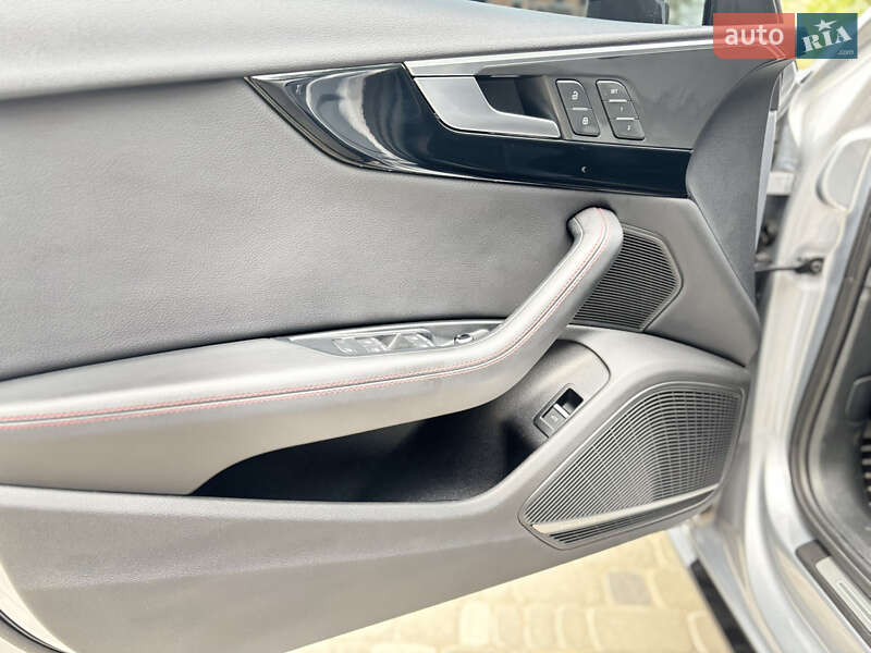 Седан Audi A4 2017 в Вышгороде