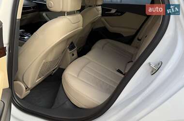 Седан Audi A4 2018 в 