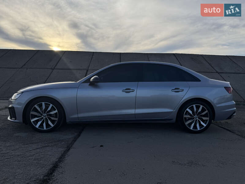 Седан Audi A4 2021 в Запорожье
