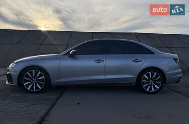 Седан Audi A4 2021 в 