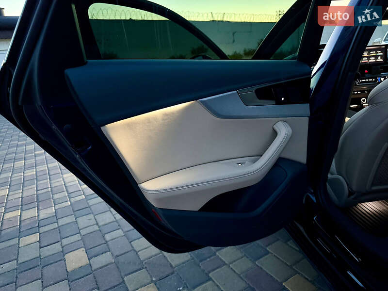 Седан Audi A4 2019 в Днепре