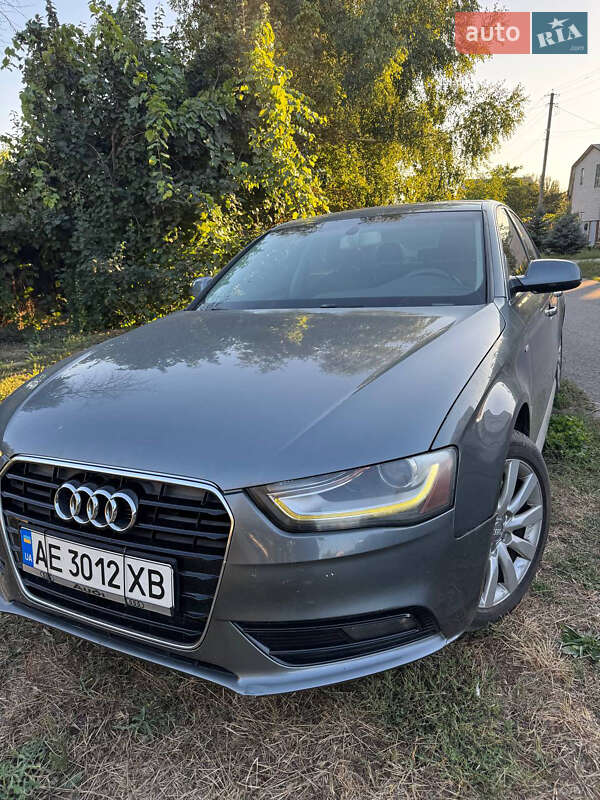 Седан Audi A4 2012 в Тернівці