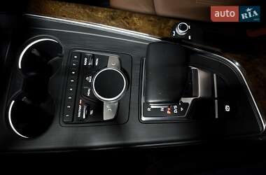 Седан Audi A4 2019 в 