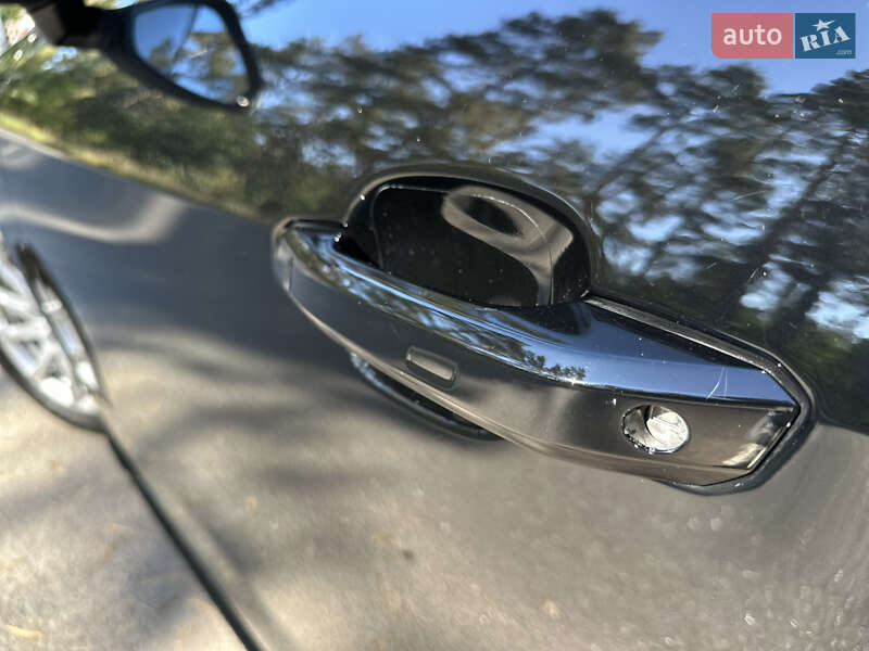 Универсал Audi A4 2021 в Киеве