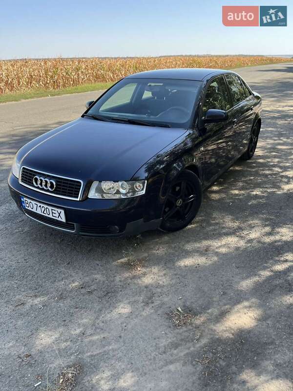 Седан Audi A4 2001 в Гайвороне
