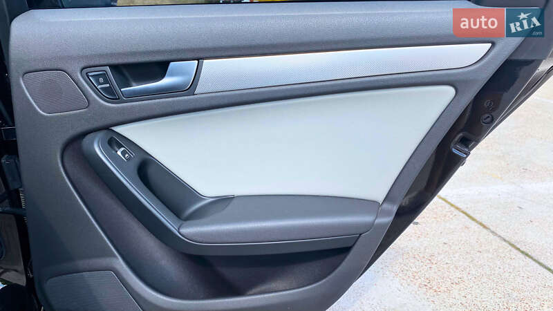 Седан Audi A4 2013 в Киеве