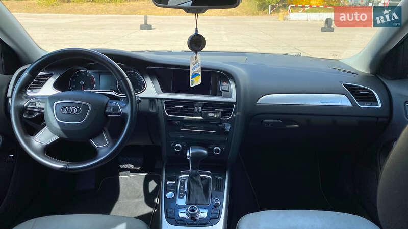 Седан Audi A4 2013 в Киеве