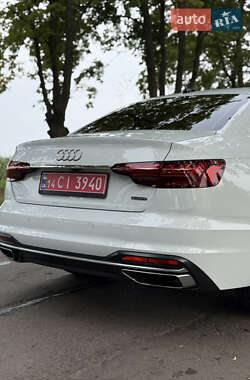 Седан Audi A4 2020 в 