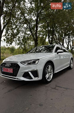 Седан Audi A4 2020 в 