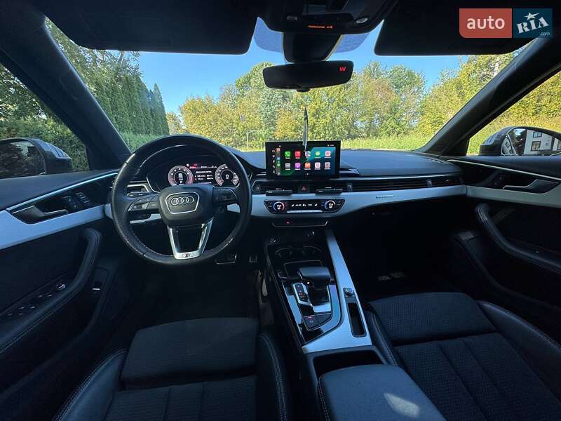 Седан Audi A4 2022 в Виннице