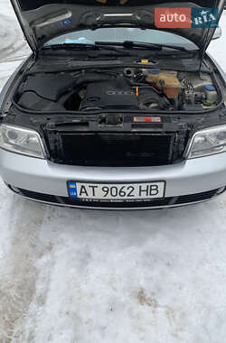 Седан Audi A4 2000 в 