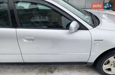 Седан Audi A4 2000 в 
