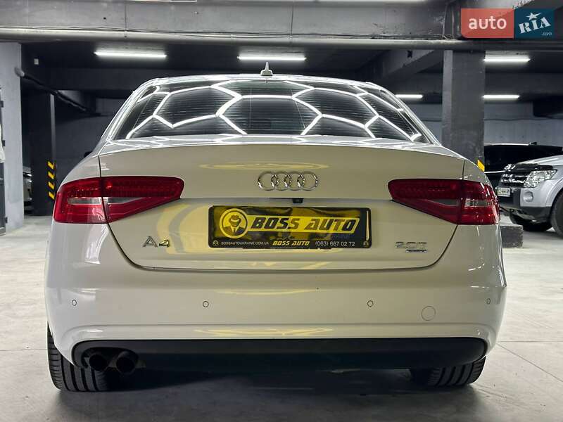 Седан Audi A4 2012 в Чернівцях