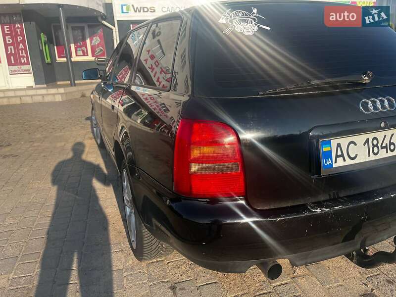 Универсал Audi A4 1998 в Шацке