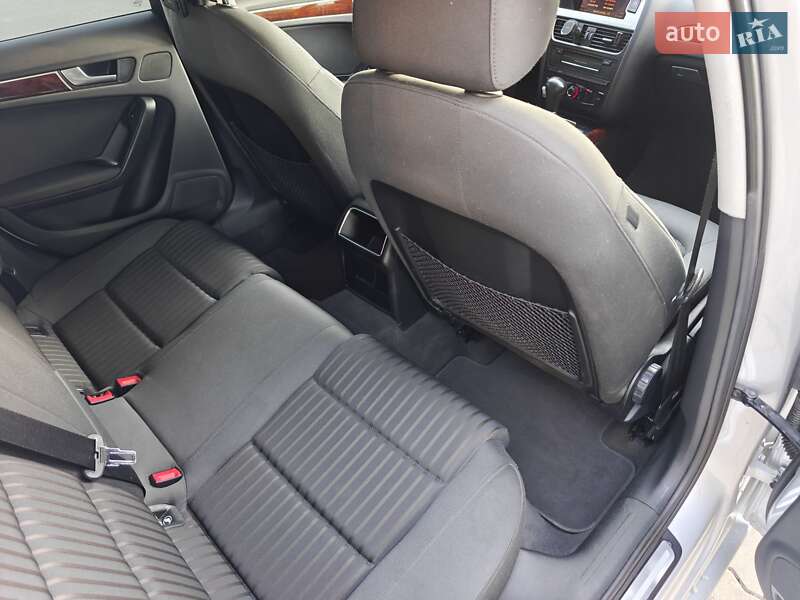 Универсал Audi A4 2011 в Новояворовске