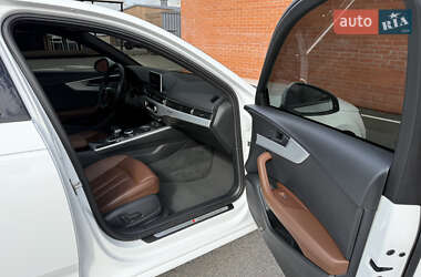 Седан Audi A4 2016 в 