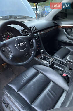 Седан Audi A4 2001 в 