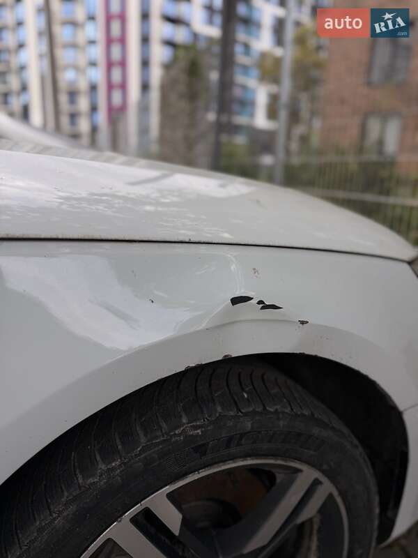 Седан Audi A4 2016 в Ивано-Франковске