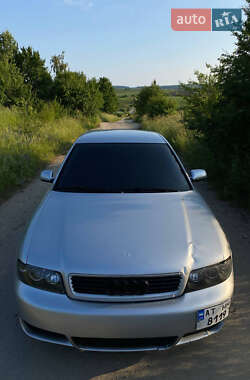 Седан Audi A4 1999 в Тлумаче