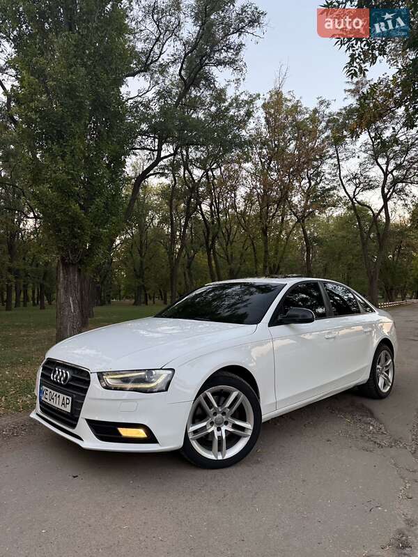 Седан Audi A4 2012 в 