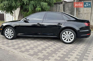 Седан Audi A4 2019 в 