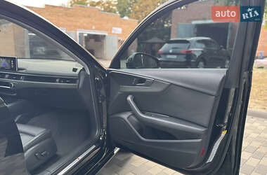 Седан Audi A4 2019 в 