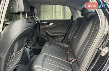 Седан Audi A4 2019 в 