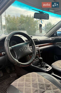 Седан Audi A4 1996 в 