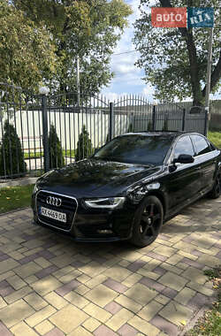 Седан Audi A4 2012 в Кременчуці