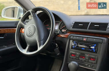 Седан Audi A4 2004 в 