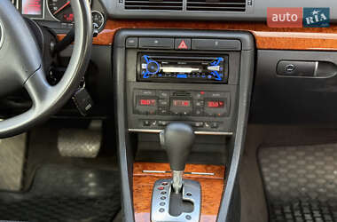 Седан Audi A4 2004 в 