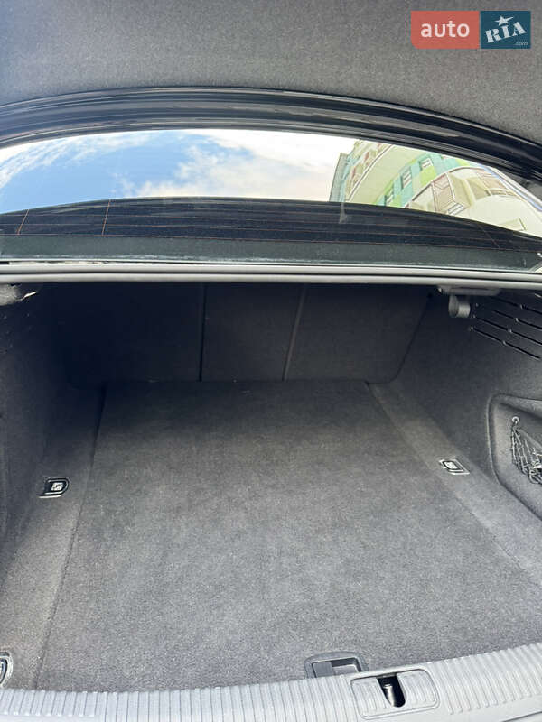 Седан Audi A4 2020 в Ивано-Франковске
