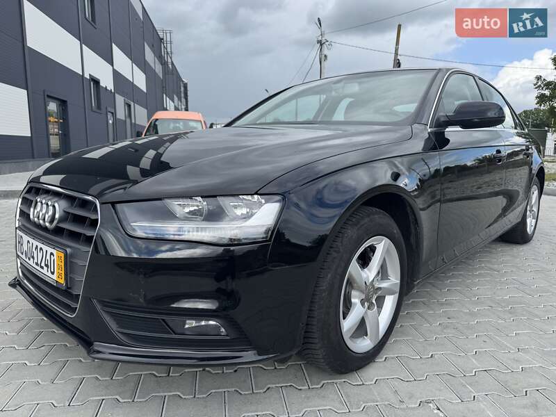 Седан Audi A4 2013 в Калуше