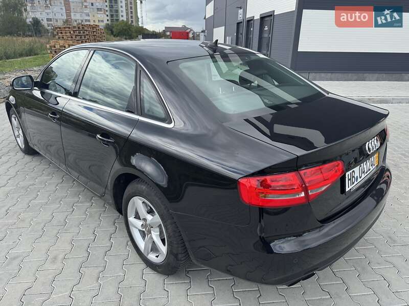 Седан Audi A4 2013 в Калуше