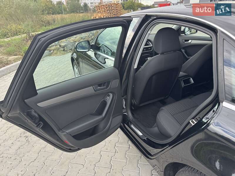 Седан Audi A4 2013 в Калуше